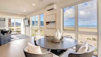 Apartment (2 Bedrooms) | Front of property