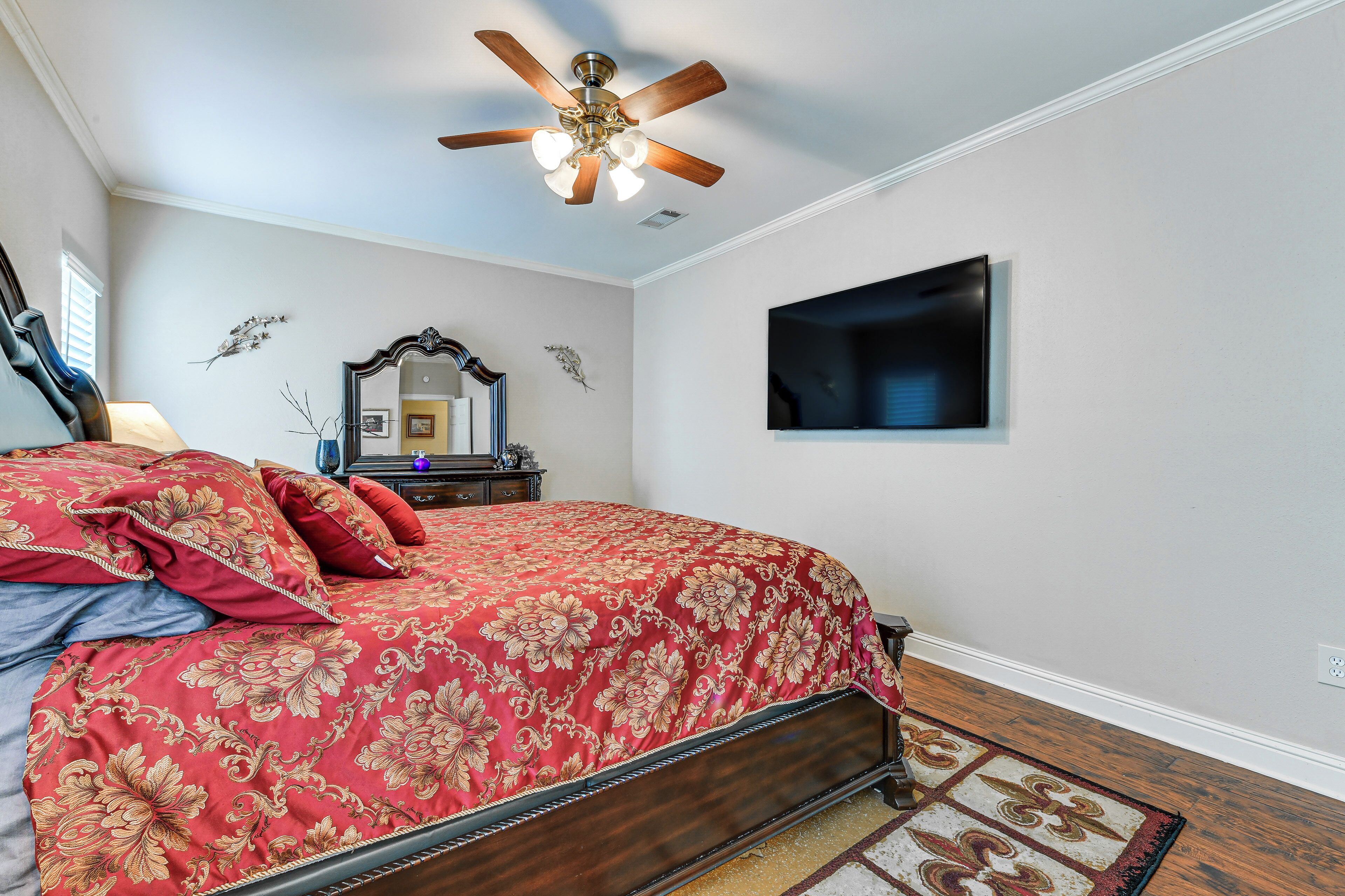 House (3 Bedrooms) | Interior