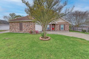 House (3 Bedrooms) | Interior - Baton Rouge Retreat w/ Patio, Grill & Fire Pit! (Baton Rouge)