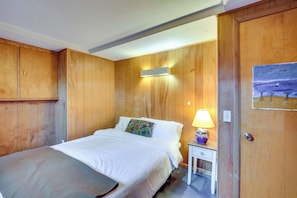 Interior - Centrally Located Eugene Apt < Half-mi to UO! (Eugene)