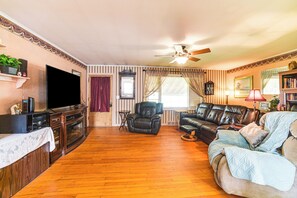 House (2 Bedrooms) | Interior