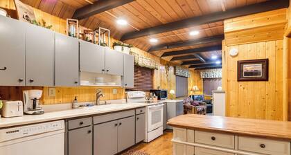 Island Park Cabin Getaway < 24 Mi to Yellowstone!