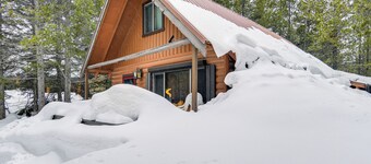 Island Park Cabin Getaway < 24 Mi to Yellowstone!