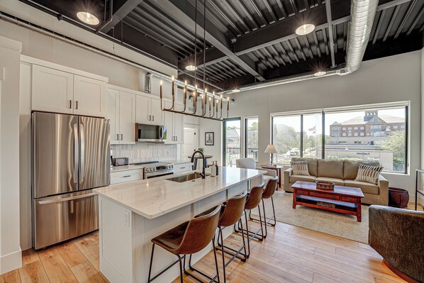 Apartment (2 Bedrooms) | Interior - Downtown Grand Haven Condo - Walk to Boardwalk! (Grand Haven)