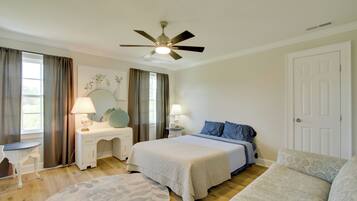 House (6 Bedrooms) | Interior