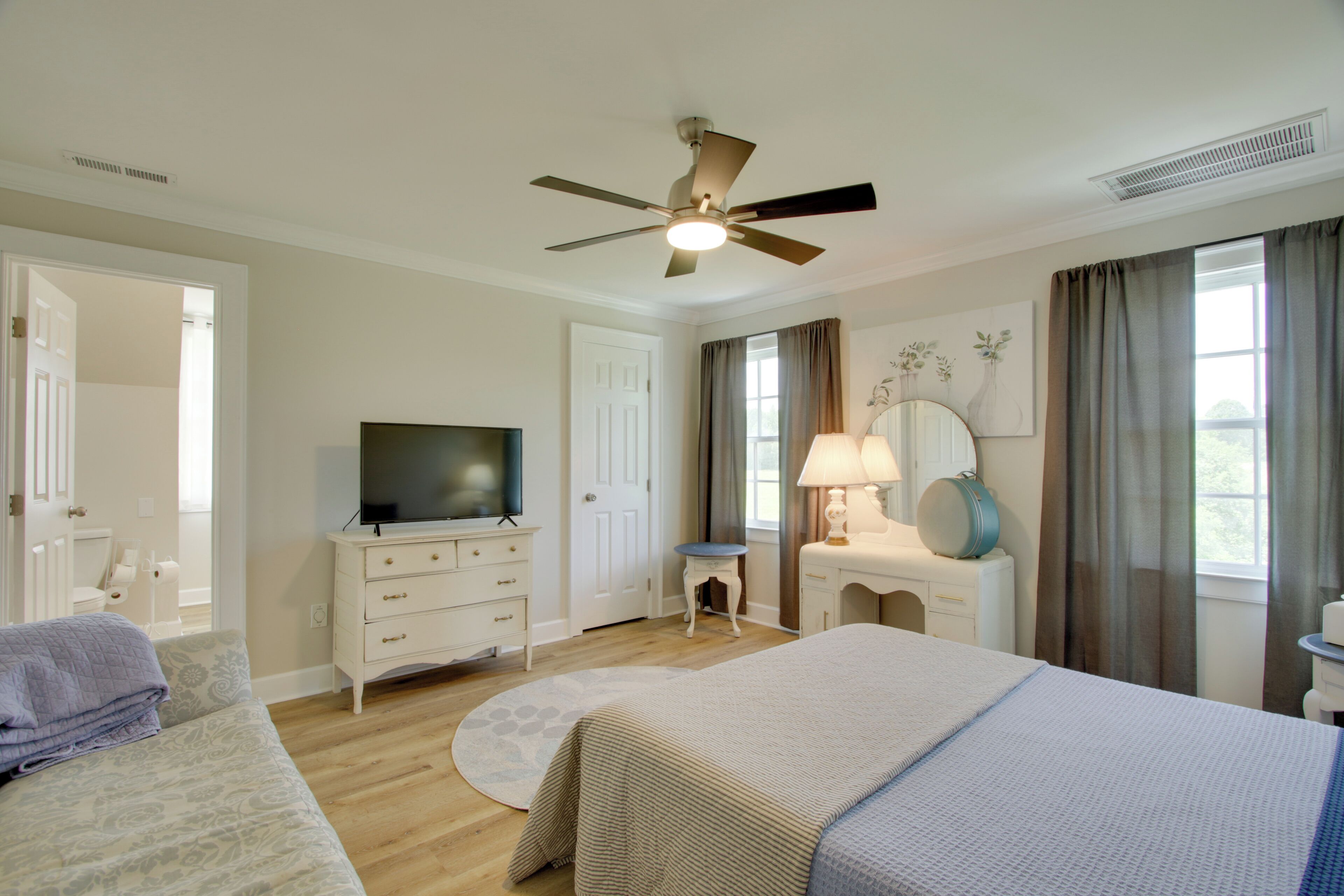 House (6 Bedrooms) | Interior