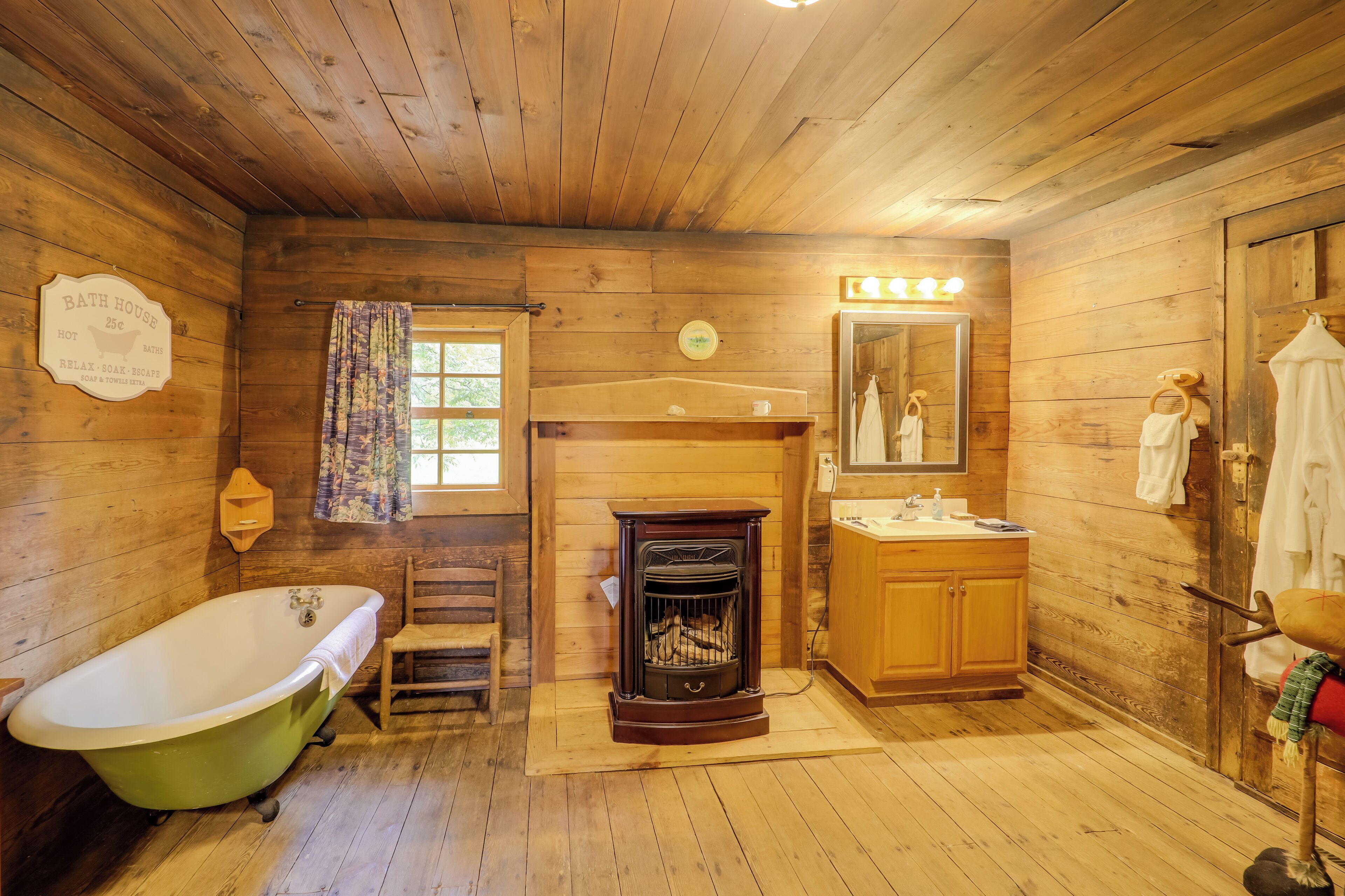 House (2 Bedrooms) | Interior