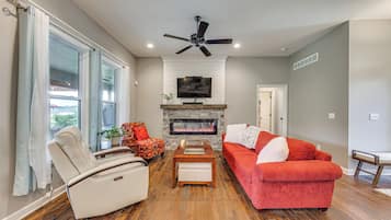 House (3 Bedrooms) | Interior