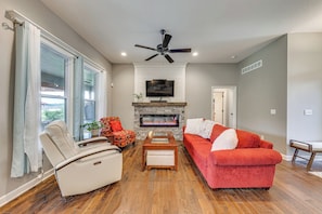 House (3 Bedrooms) | Interior