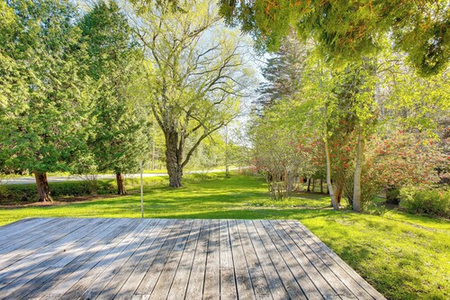 Relax Fireside! Frankfort Apt Near Dtwn & Beaches