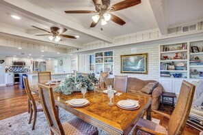 House (5 Bedrooms) | Interior