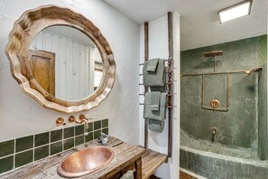 Hus (2 Bedrooms) | Bad | Badekar