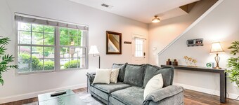 Canton Home w/ Fenced Yard: 6 Mi to Lake Allatoona