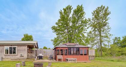 Dog-friendly Cabin Near Pymatuning Lake!