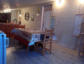 Interior - Grand Gite Climatise 6/7 Personnes SUR Ardeche Ruoms Nature Detente Tourisme (RUOMS)