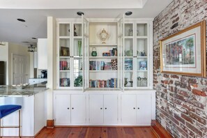 Interior - The Riverfront Loft, Charming | River Views (Savannah)