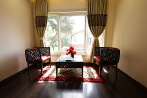 Svit Royal | Vardagsrum | 22-tums platt-tv med digitalkanaler