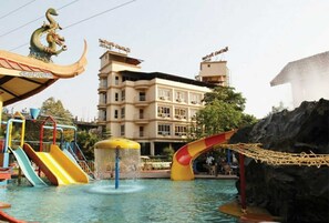 Piscina a l'aire lliure 