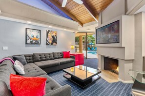 Smart TV, chimenea