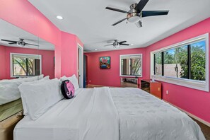 4 Schlafzimmer, Schreibtisch, Bügeleisen/Bügelbrett, kostenloses WLAN