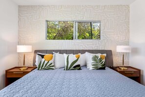 3 bedrooms, iron/ironing board, free WiFi, bed sheets - Desert Bloom Retreat - Upscale Mid-Mod Home! (Palm Springs)