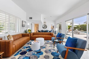 Televisión, chimenea