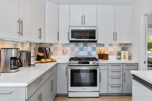 Fridge, microwave, oven, stovetop - Desert Bloom Retreat - Upscale Mid-Mod Home! (Palm Springs)