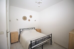 1 bedroom, iron/ironing board