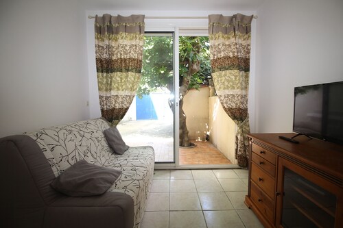 House for 6 at 100m from the beach