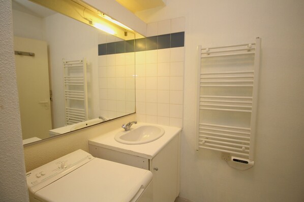 Hair dryer - Studio for 4 with marina view (Canet-en-Roussillon)