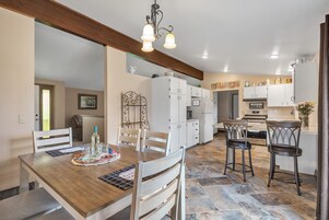 House, 3 Bedrooms | Dining