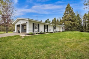 House, 3 Bedrooms | Exterior