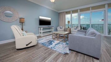 Condo, 2 habitaciones | Área de sala de estar