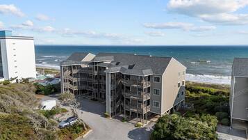 Condo, 2 Bedrooms | Exterior