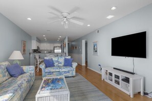 Living area - Breakers C32 2 Bedroom Condo by RedAwning (Pine Knoll Shores)