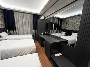 In-room safe, desk, laptop workspace, free WiFi - SHELTONS HOTEL KIRIKKALE (Kirikkale)