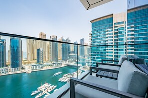 Property grounds - Chic 1BR in VIDA Residences Dubai Marina by Deluxe Holiday Homes (Dubai)