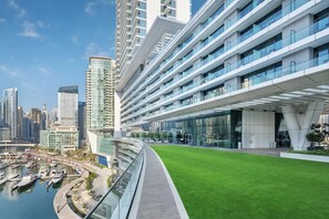 Exterior - Chic 1BR in VIDA Residences Dubai Marina by Deluxe Holiday Homes (Dubai)