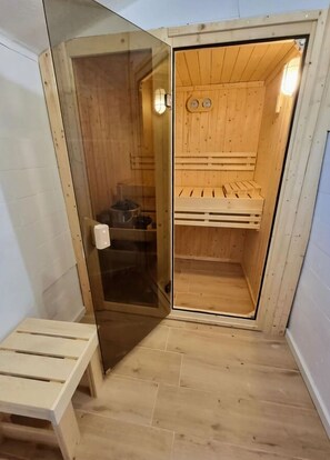 Apartment | Bathroom - Holiday Home Ckate Comfortable Vacation Home (Brokdorf)