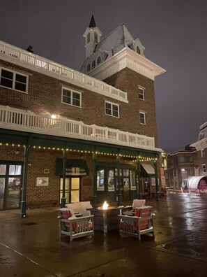 Exterior - Awesome Ski in/Out, K, 2q,Resort Plaza Pool Hot Tub Sleeps 6 (Park City)