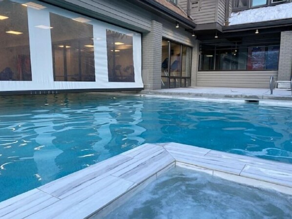 A heated pool - Awesome Ski in/Out, K, 2q,Resort Plaza Pool Hot Tub Sleeps 6 (Park City)