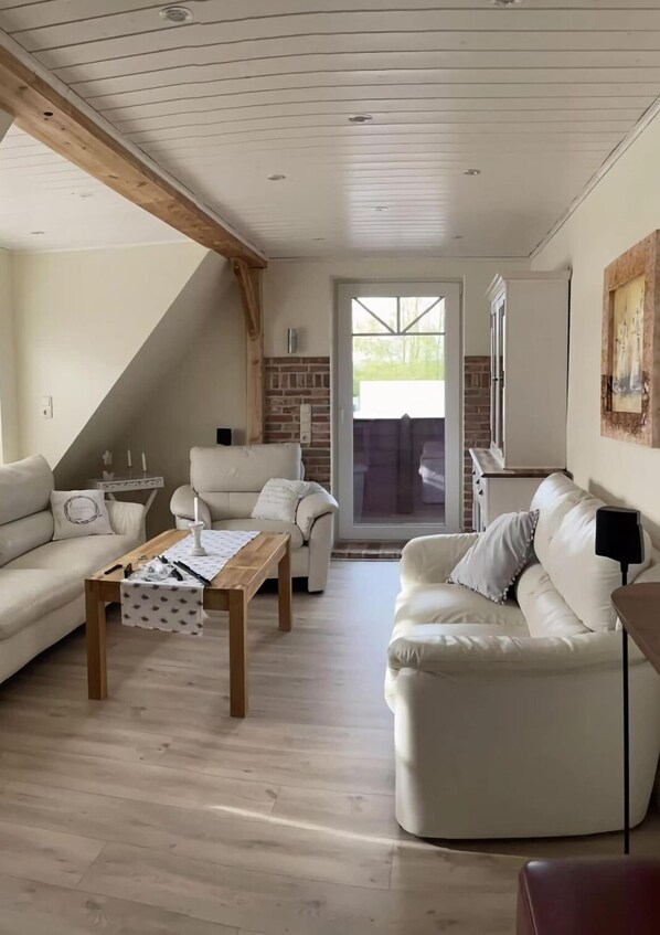 Living area - Holiday Apartment Eiderstedt (Toenning)