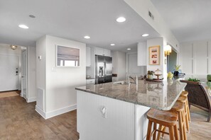 Interior - Prime Oceanfront Location: Pool, Balcony & Tennis Court (Wrightsville Beach)