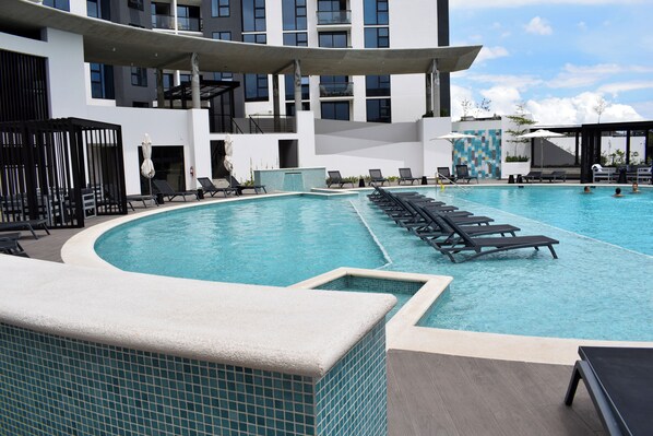 Outdoor pool, a heated pool