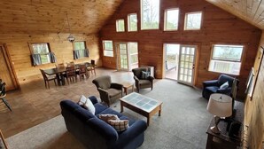 TV - Lakeside Luxury: Your Private Waterfront Escape (Lincoln)