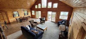 TV - Lakeside Serenity: Your Private Waterfront Escape (Lincoln)
