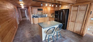 Fridge, oven, dishwasher, cookware/dishes/utensils - Lakeside Serenity: Your Private Waterfront Escape (Lincoln)