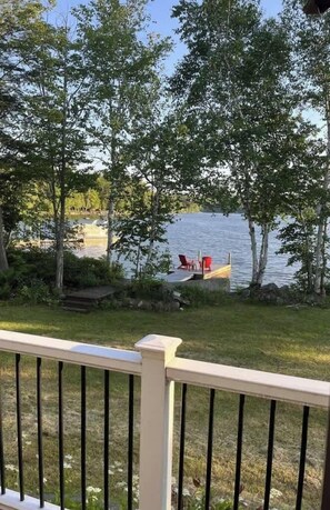 Property grounds - Lakeside Serenity: Your Private Waterfront Escape (Lincoln)