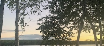 Lakeside Serenity: Your Private Waterfront Escape