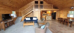 TV - Lakeside Serenity: Your Private Waterfront Escape (Lincoln)